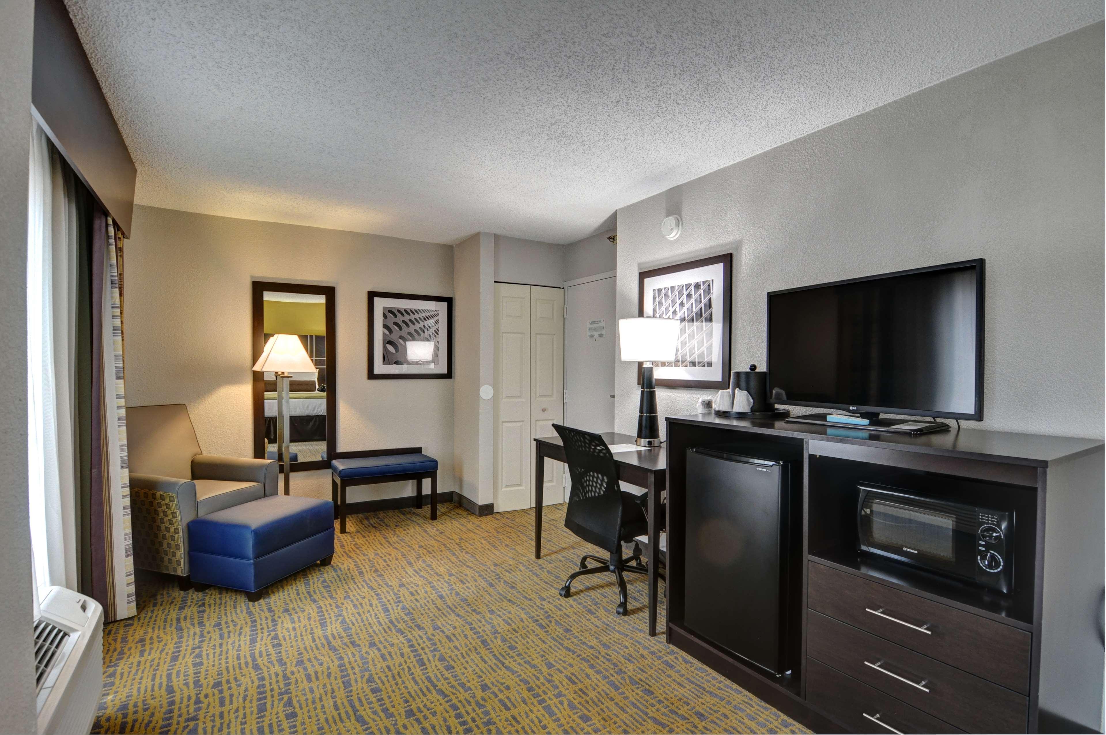 Best Western Plus Hanes Mall Уинстон-Сейлем Экстерьер фото