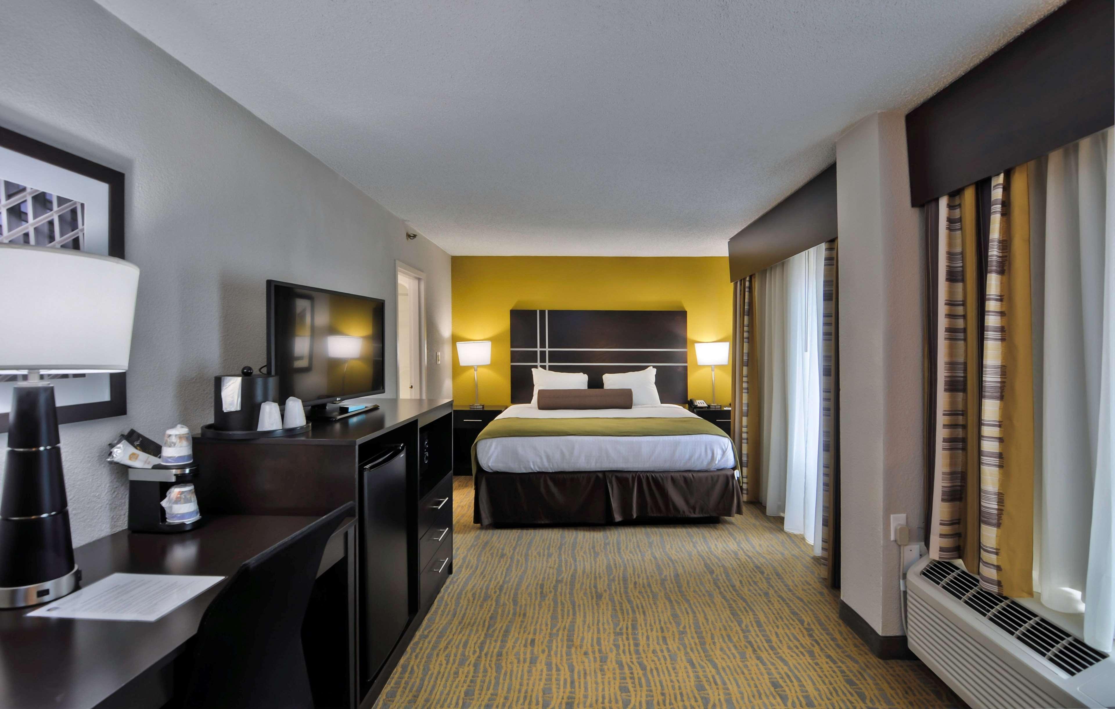 Best Western Plus Hanes Mall Уинстон-Сейлем Экстерьер фото