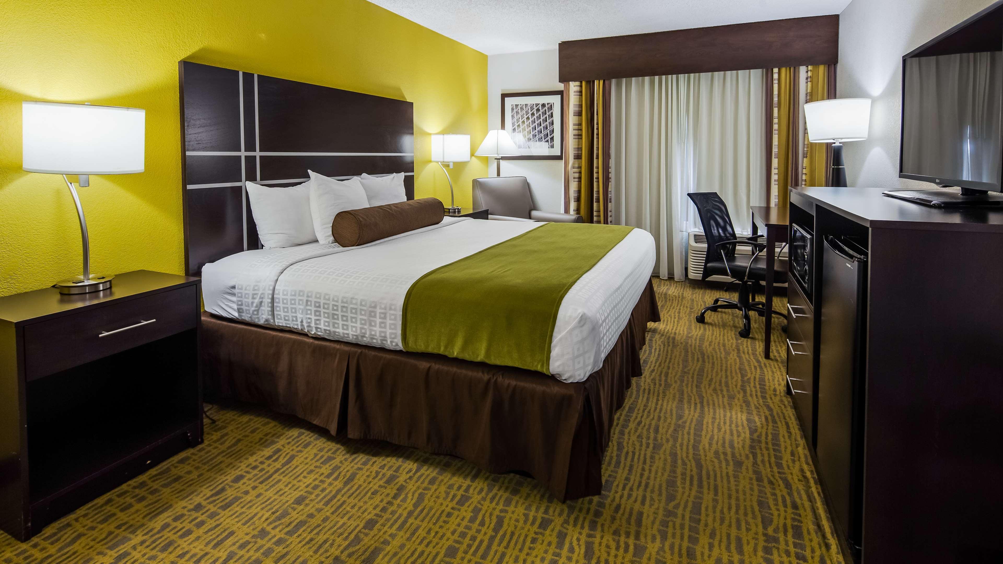 Best Western Plus Hanes Mall Уинстон-Сейлем Экстерьер фото