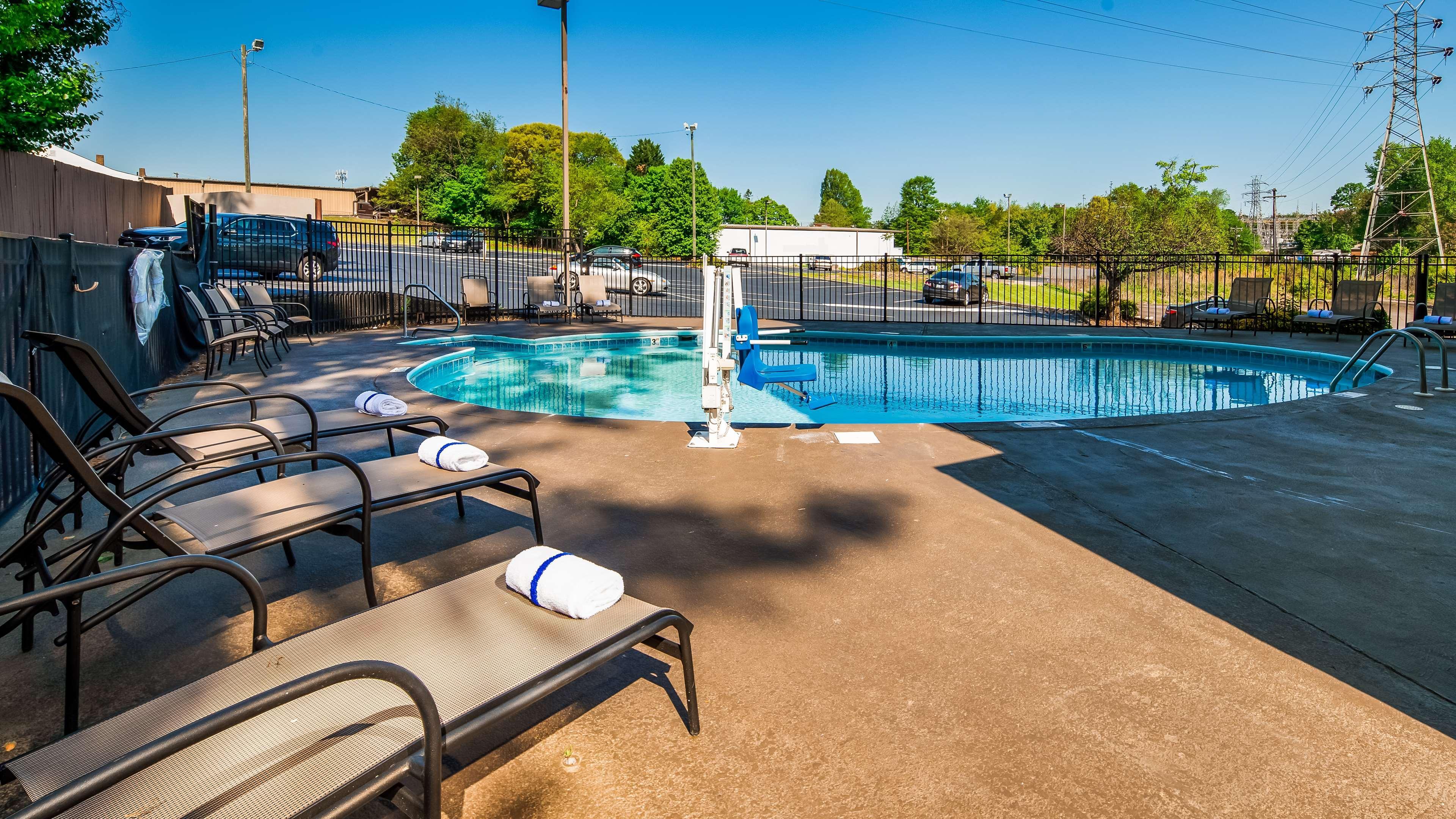 Best Western Plus Hanes Mall Уинстон-Сейлем Экстерьер фото