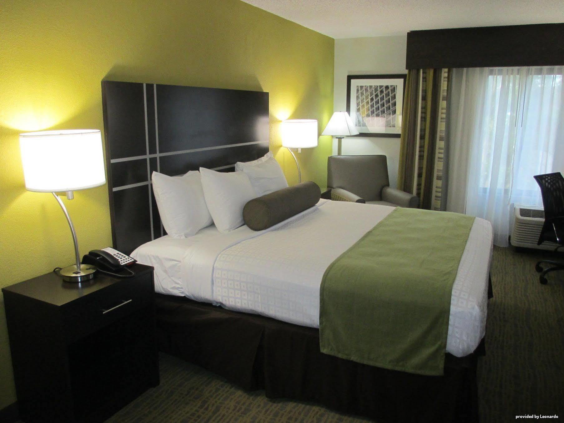 Best Western Plus Hanes Mall Уинстон-Сейлем Экстерьер фото
